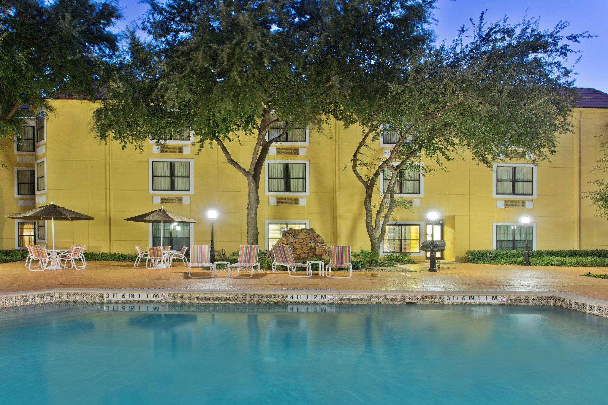 Holiday Inn Express Hotel & Suites Irving Dfw Airport North By Ihg Exteriör bild