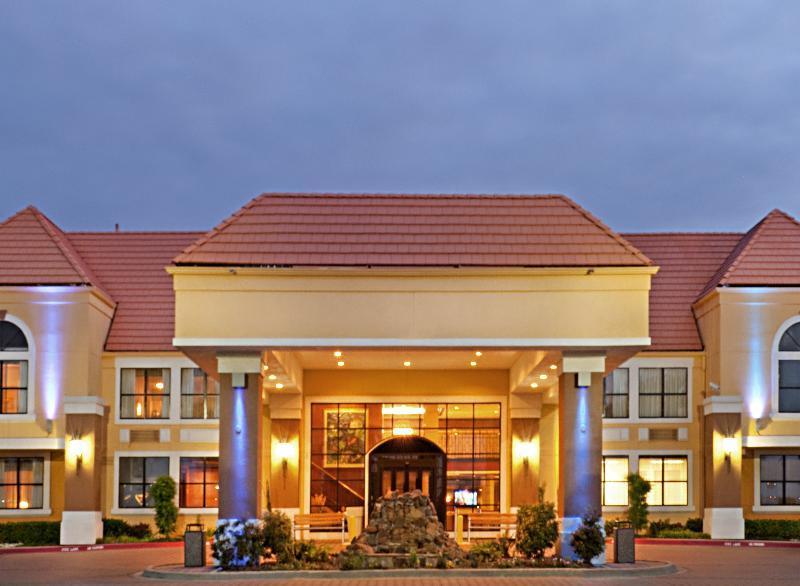 Holiday Inn Express Hotel & Suites Irving Dfw Airport North, An Ihg Hotel Exteriör bild